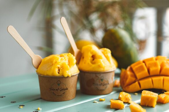 Mangois med kokos og yoghurt serveringsforslag